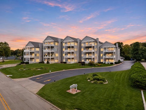 Photo of 4412 River Drive #402, Moline, IL 61265 (MLS # 12795300)