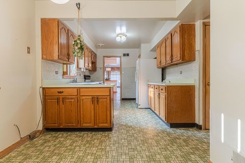 Tiny photo for 8849 S Paxton Avenue, Chicago, IL 60617 (MLS # 12541888)