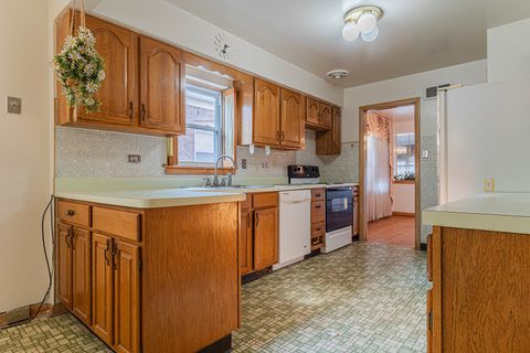 Tiny photo for 8849 S Paxton Avenue, Chicago, IL 60617 (MLS # 12541888)