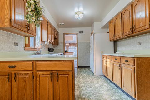 Tiny photo for 8849 S Paxton Avenue, Chicago, IL 60617 (MLS # 12541888)