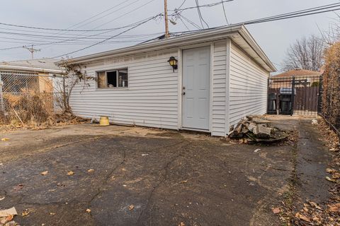 Tiny photo for 8849 S Paxton Avenue, Chicago, IL 60617 (MLS # 12541888)