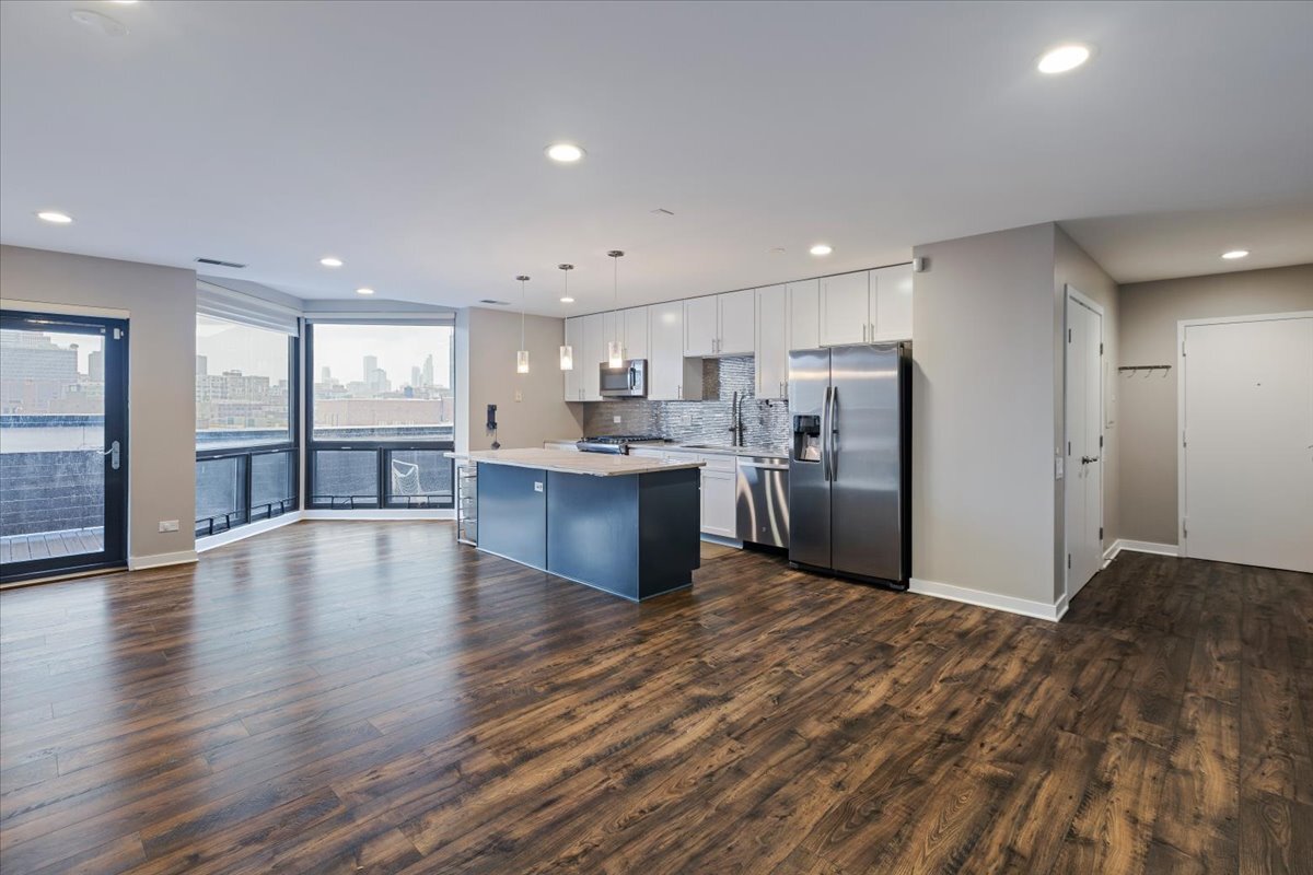 222 S Racine Avenue 408