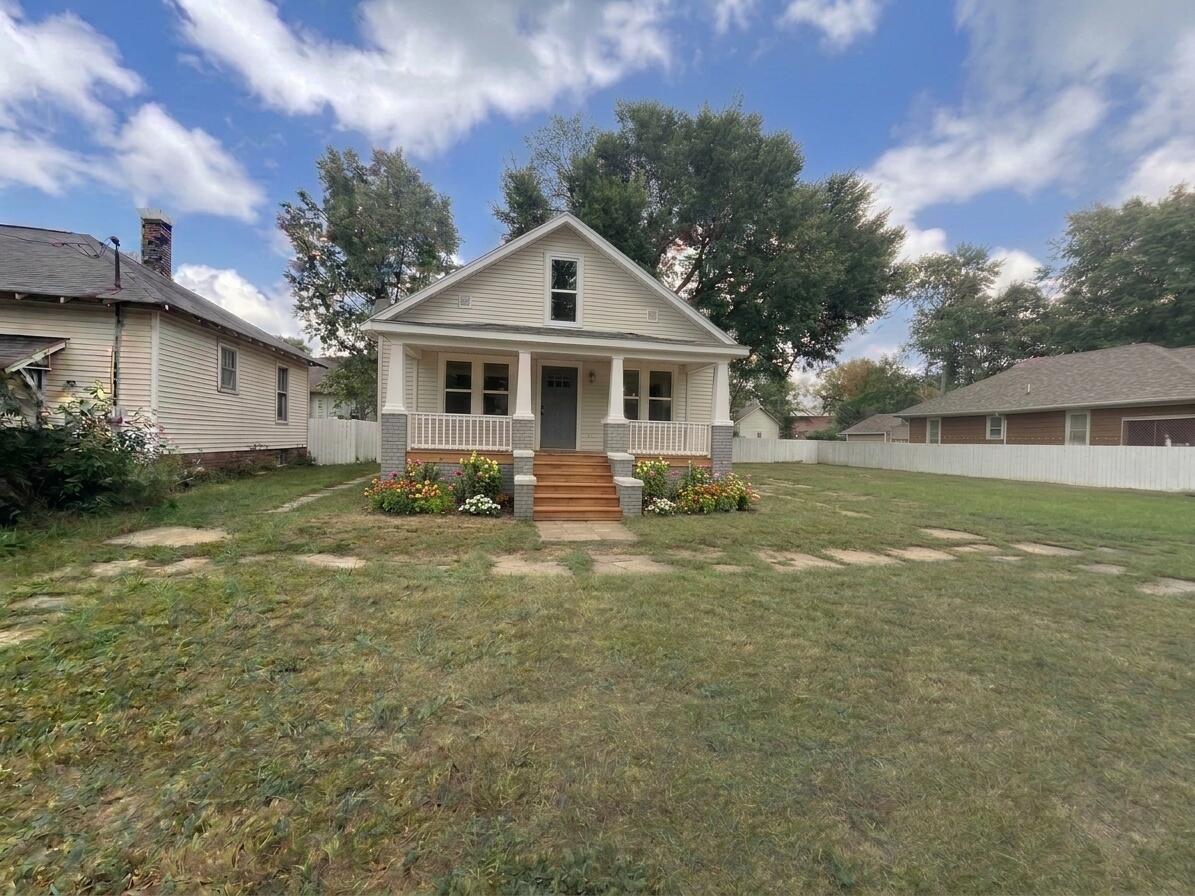 2516 Pine Avenue