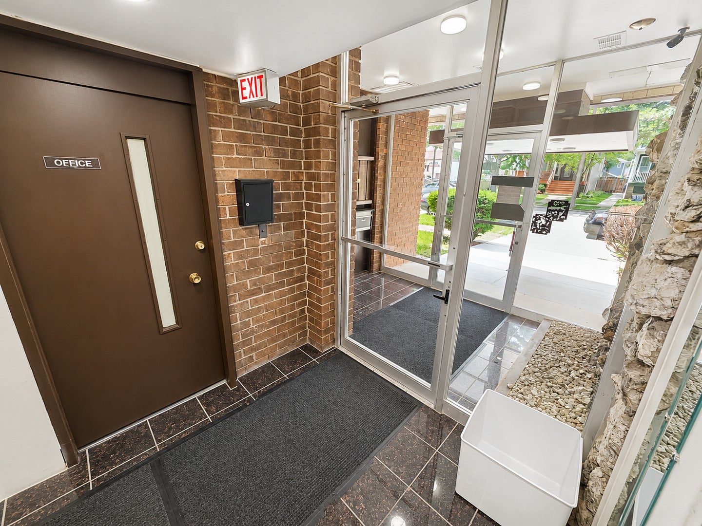 336 Lathrop Avenue 605