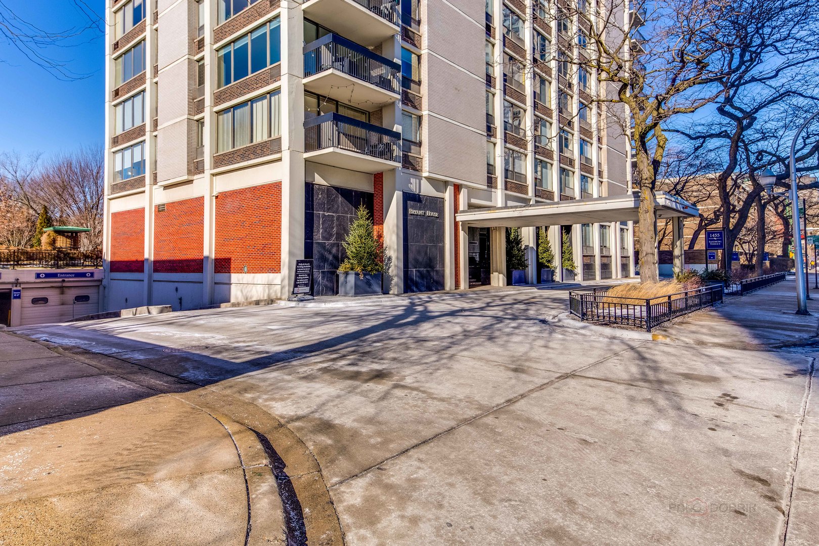1455 N Sandburg Terrace 1206B