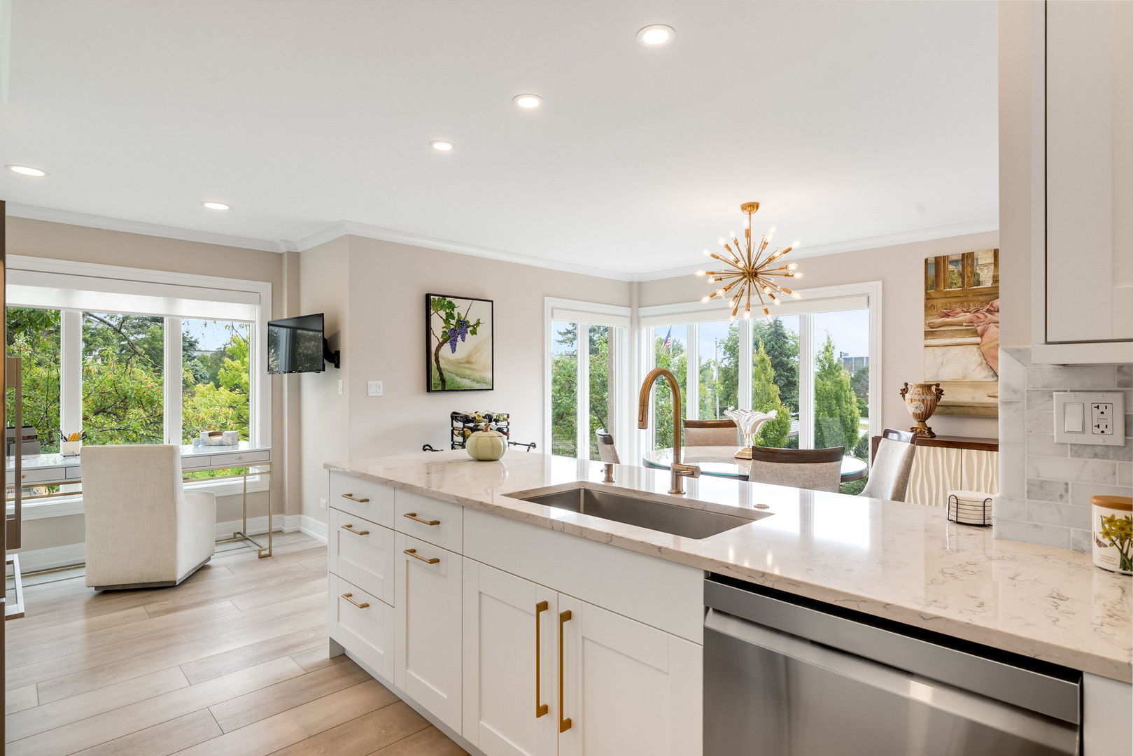 1 Oak Brook Club Drive A211