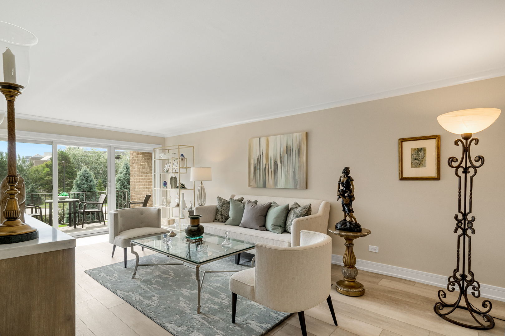 1 Oak Brook Club Drive A211