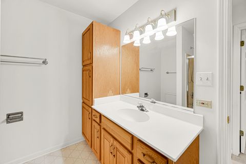 Tiny photo for 5625 Chesapeake Drive #5625, McHenry, IL 60050 (MLS # 12507619)