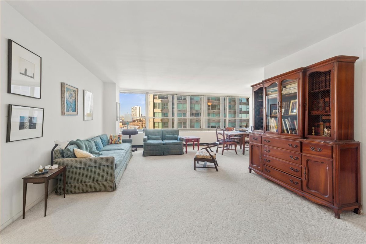 3550 N Lake Shore Drive 624