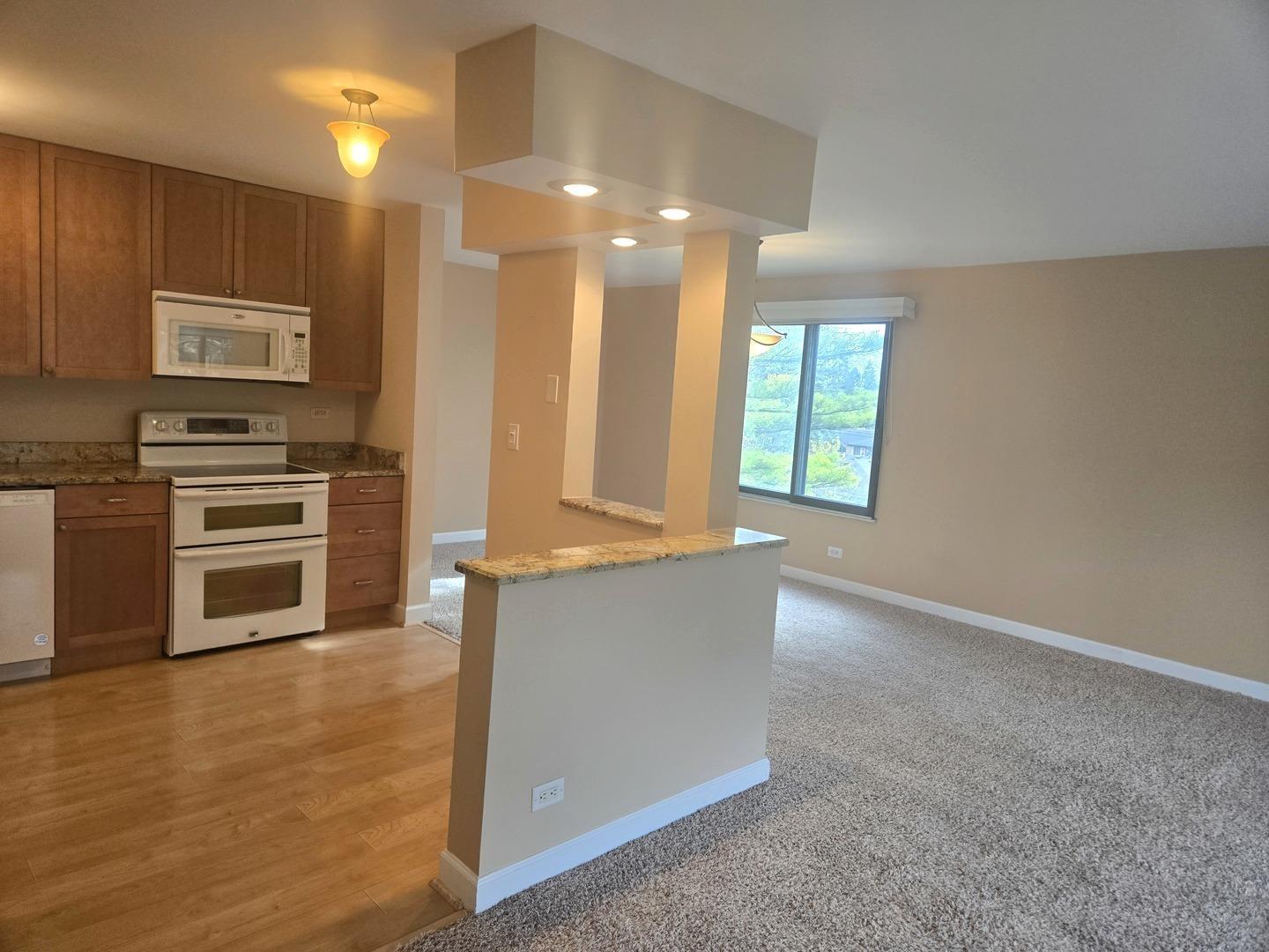 1605 E Central Road 322C