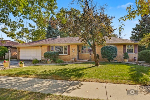 Photo of 7917 W 112th Street, Palos Hills, IL 60465 (MLS # 12792362)