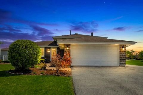 Photo of 6501 181st Street, Tinley Park, IL 60477 (MLS # 12631529)