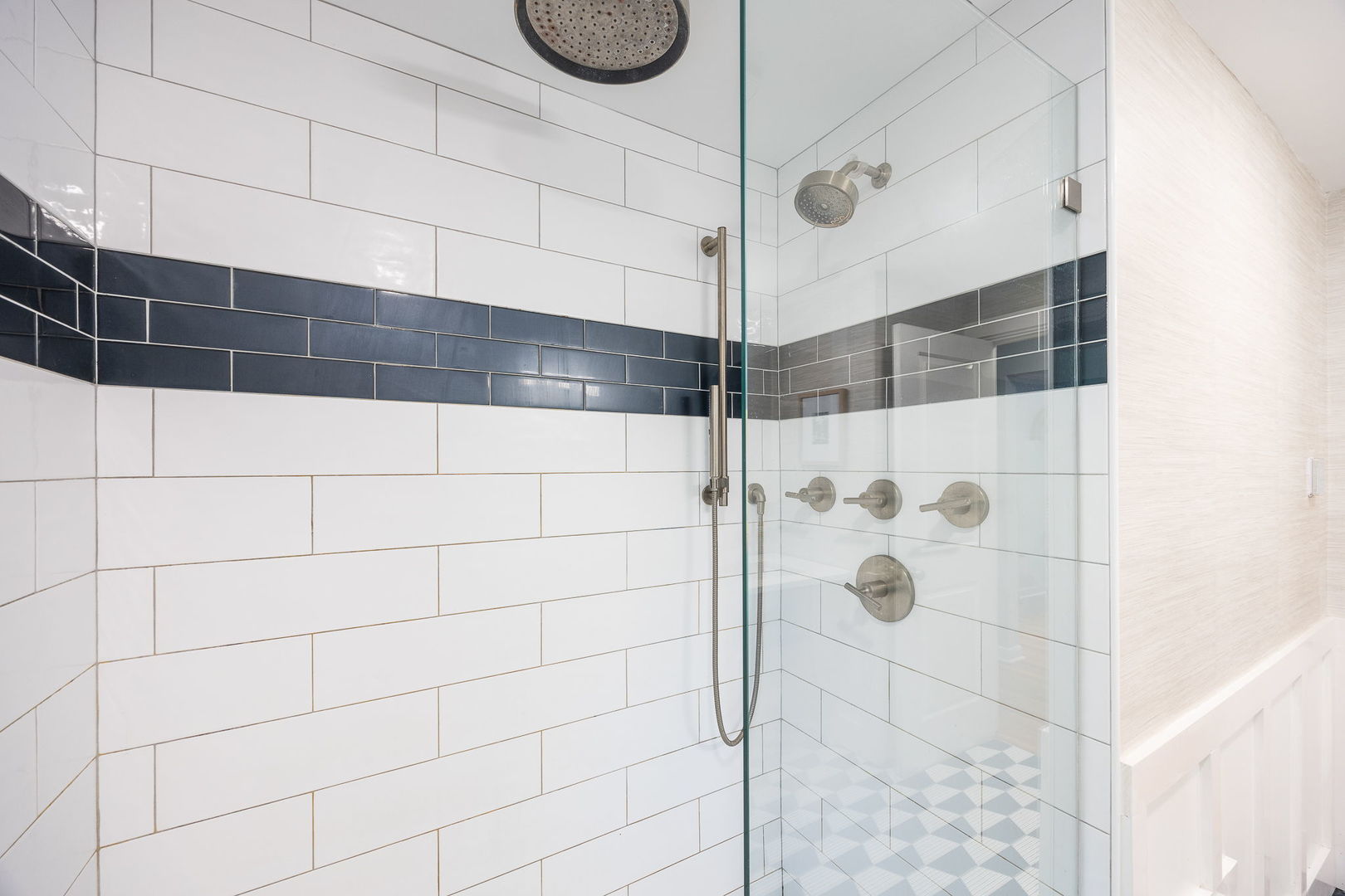 Downers Grove, Illinois 60515, United States, 3 Bedrooms Bedrooms, ,2 BathroomsBathrooms,Residential,Active,237975