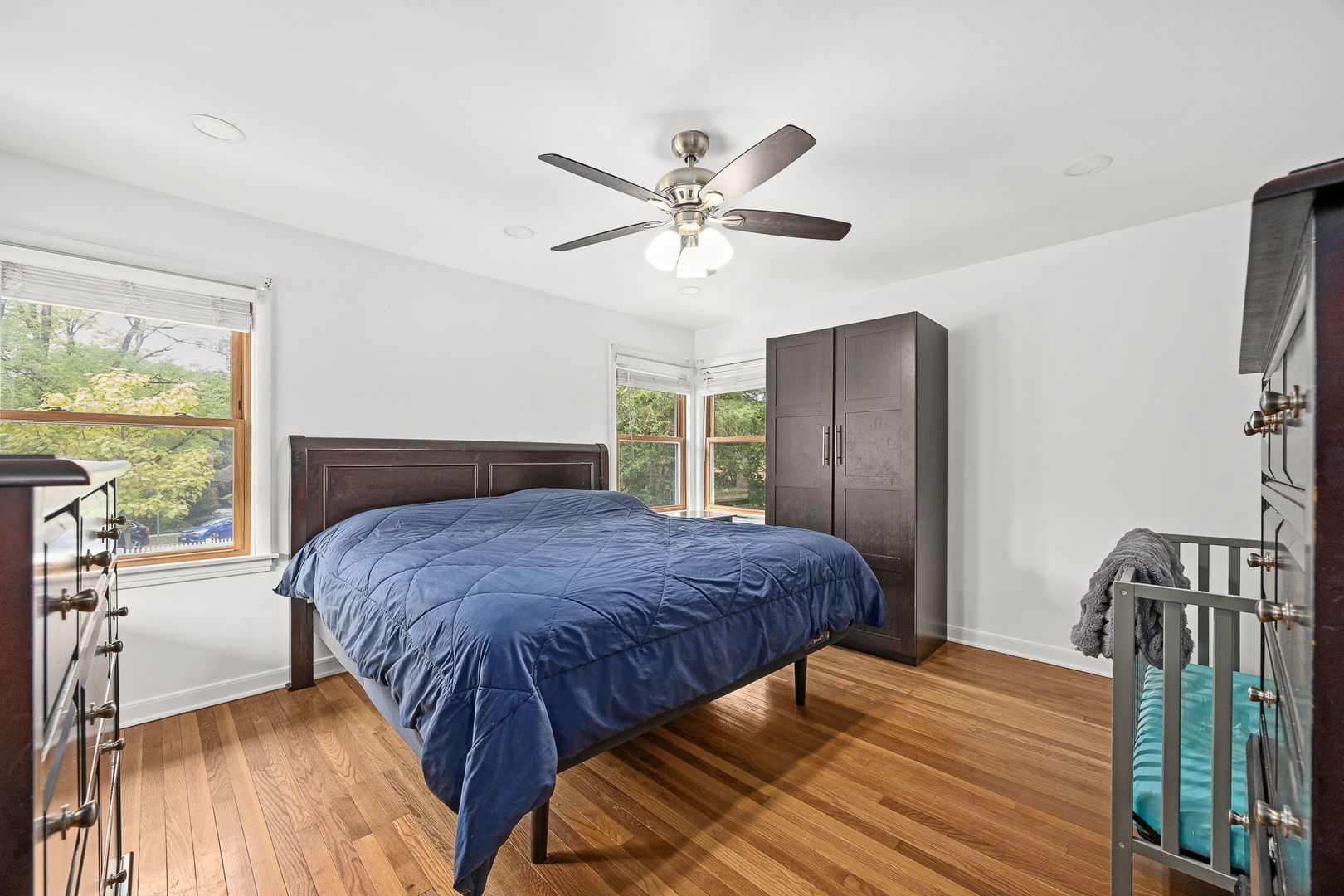 Downers Grove, Illinois 60515, United States, 3 Bedrooms Bedrooms, ,2 BathroomsBathrooms,Residential,Active,237975