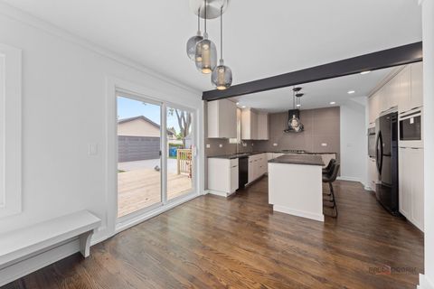 Tiny photo for 607 S Cedar Avenue, Elmhurst, IL 60126 (MLS # 12641784)
