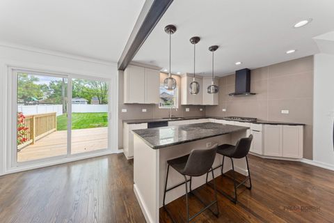 Tiny photo for 607 S Cedar Avenue, Elmhurst, IL 60126 (MLS # 12641784)