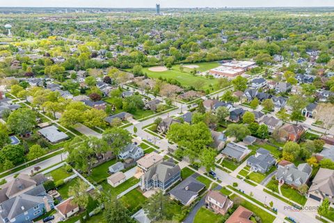 Tiny photo for 607 S Cedar Avenue, Elmhurst, IL 60126 (MLS # 12641784)