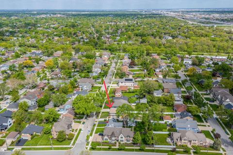 Tiny photo for 607 S Cedar Avenue, Elmhurst, IL 60126 (MLS # 12641784)