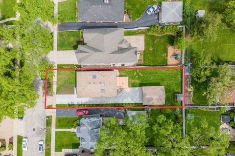Tiny photo for 607 S Cedar Avenue, Elmhurst, IL 60126 (MLS # 12641784)