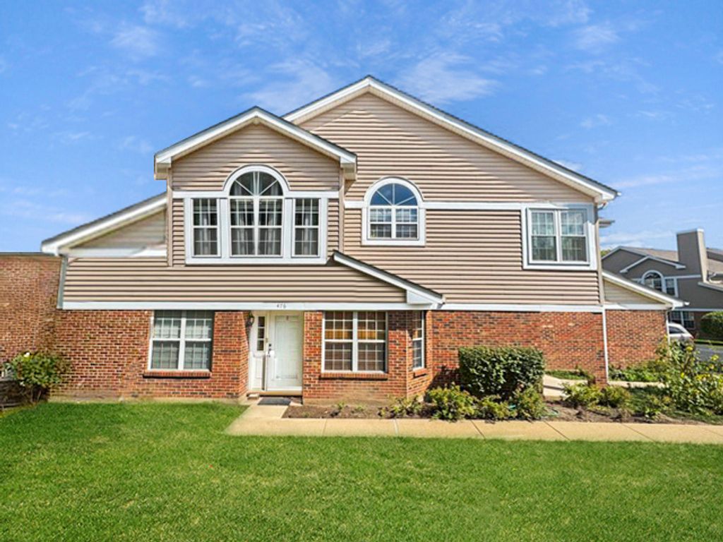 Photo for 476 W Happfield Drive #10AL, Arlington Heights, IL 60004 (MLS # 12462523)