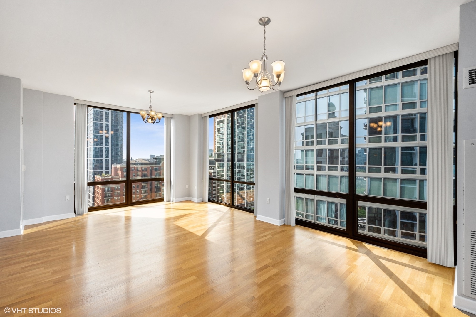 233 E 13TH Street 2501