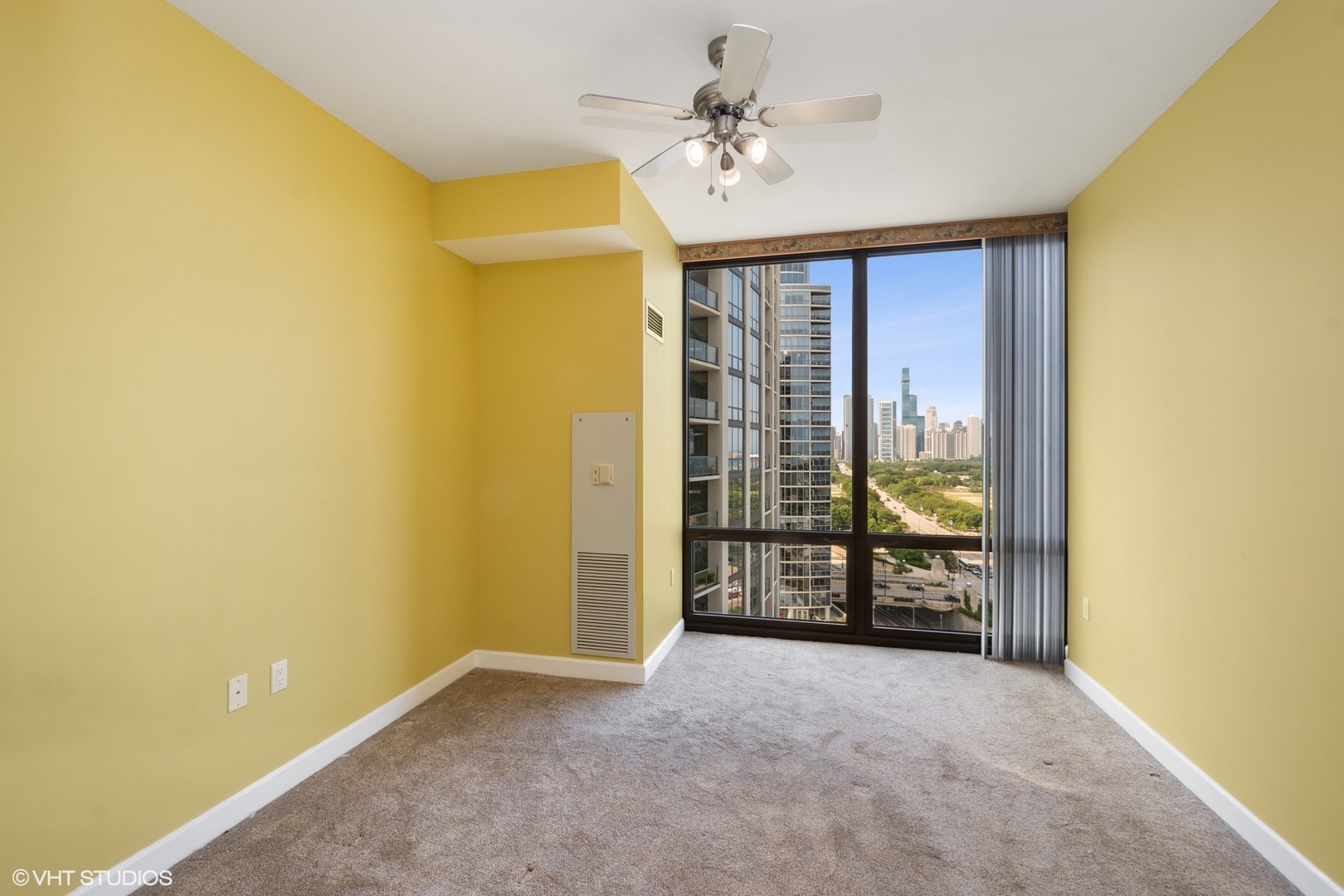 233 E 13TH Street 2501