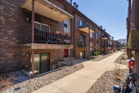 Tiny photo for 1916 Tracy Drive #48, Bloomington, IL 61704 (MLS # 12582810)