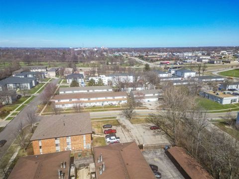 Tiny photo for 1916 Tracy Drive #48, Bloomington, IL 61704 (MLS # 12582810)