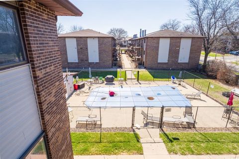 Tiny photo for 1916 Tracy Drive #48, Bloomington, IL 61704 (MLS # 12582810)