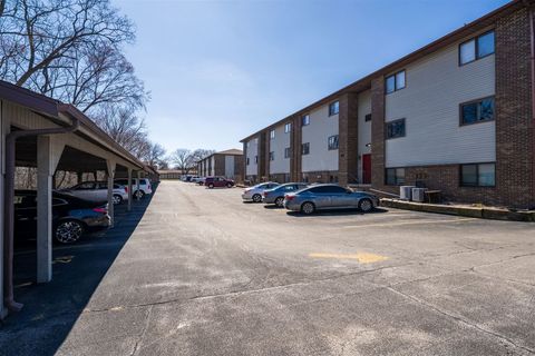 Tiny photo for 1916 Tracy Drive #48, Bloomington, IL 61704 (MLS # 12582810)