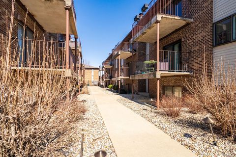 Tiny photo for 1916 Tracy Drive #48, Bloomington, IL 61704 (MLS # 12582810)