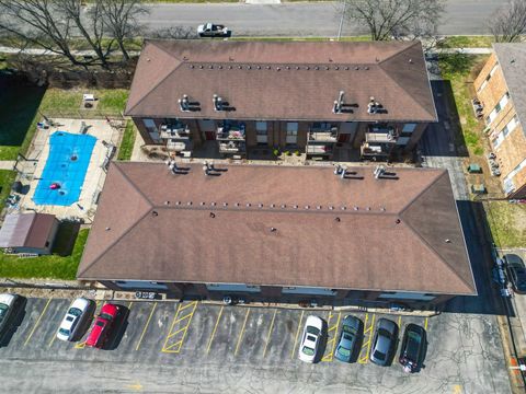 Photo of 1916 Tracy Drive #48, Bloomington, IL 61704 (MLS # 12582810)