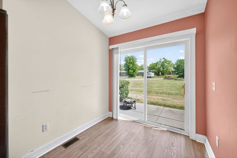 Tiny photo for 3925 South Pointe Drive #B, DeKalb, IL 60115 (MLS # 12668455)