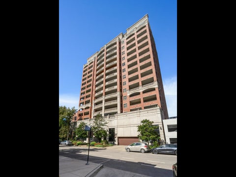 Photo of 828 W Grace Street #707, Chicago, IL 60613 (MLS # 12785133)