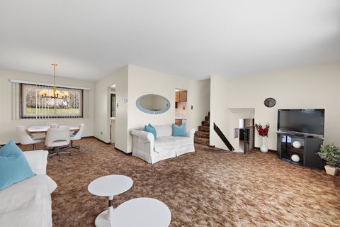 Tiny photo for 404 Lucille Avenue, Fox River Grove, IL 60021 (MLS # 12606465)