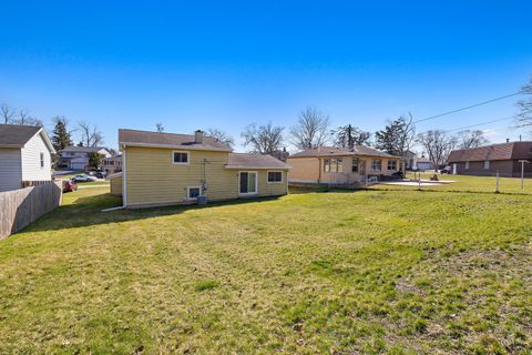 Tiny photo for 404 Lucille Avenue, Fox River Grove, IL 60021 (MLS # 12606465)