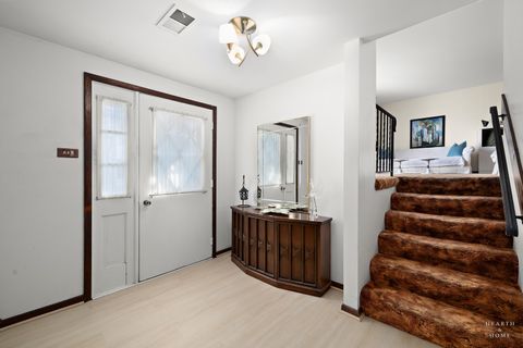 Tiny photo for 404 Lucille Avenue, Fox River Grove, IL 60021 (MLS # 12606465)