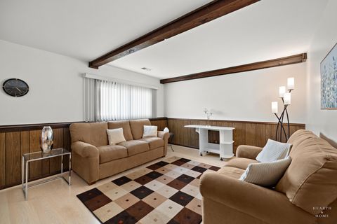 Tiny photo for 404 Lucille Avenue, Fox River Grove, IL 60021 (MLS # 12606465)