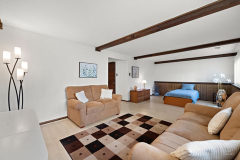 Tiny photo for 404 Lucille Avenue, Fox River Grove, IL 60021 (MLS # 12606465)