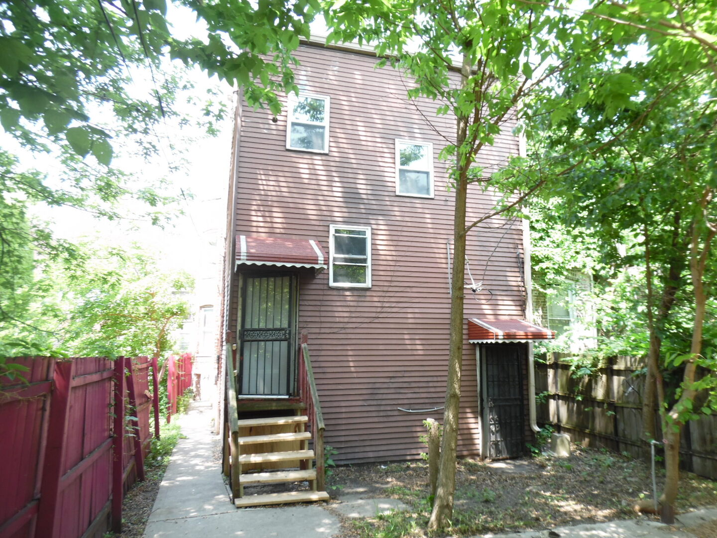 6347 S Eberhart Avenue