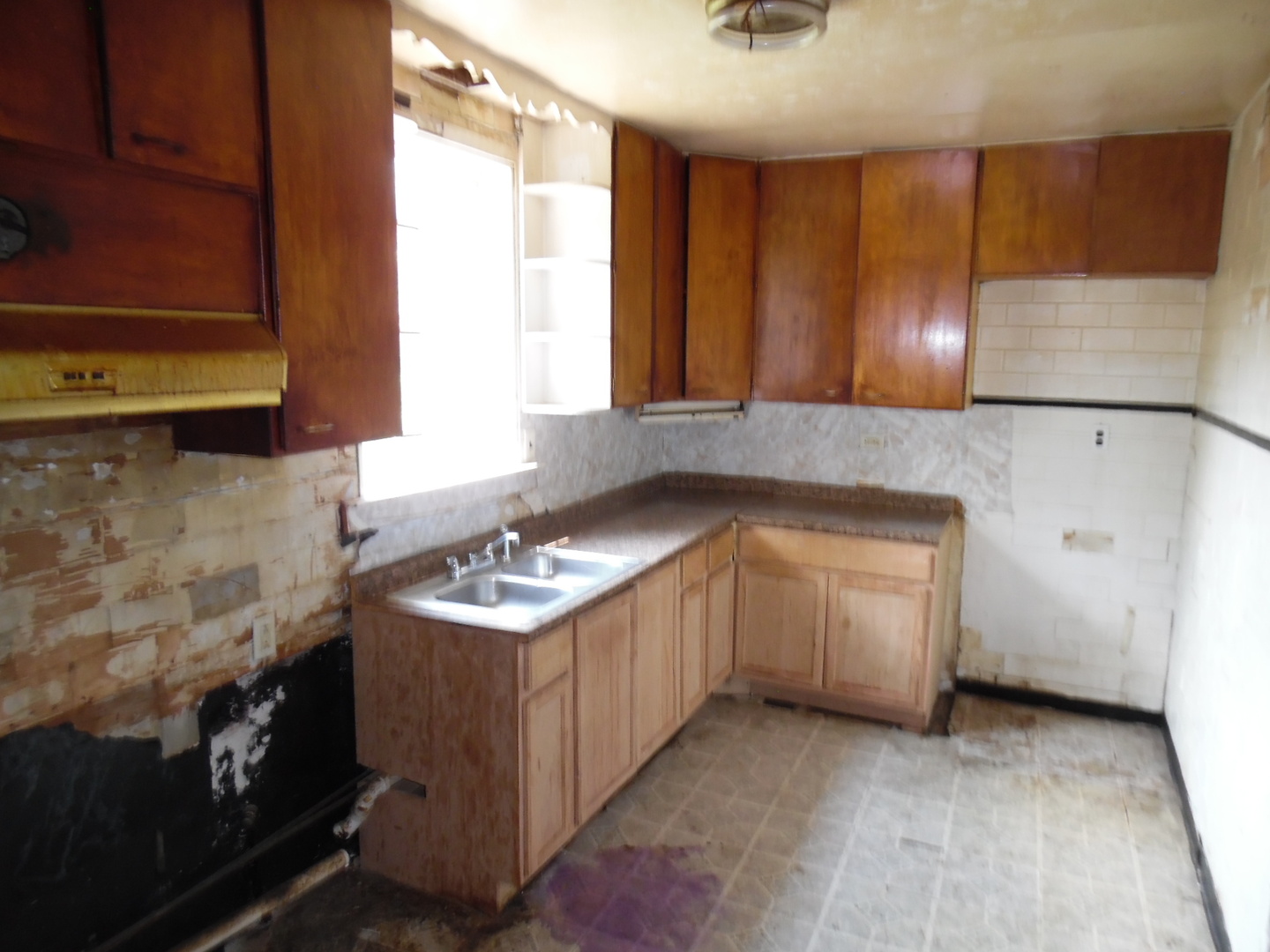 6347 S Eberhart Avenue