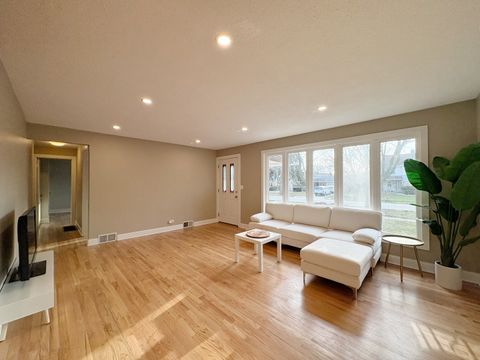 Tiny photo for 215 S Forest Avenue, Palatine, IL 60074 (MLS # 12635787)