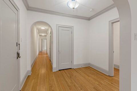 Tiny photo for 650 Hinman Avenue #2B, Evanston, IL 60202 (MLS # 12595403)