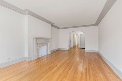 Tiny photo for 650 Hinman Avenue #2B, Evanston, IL 60202 (MLS # 12595403)