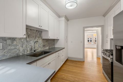 Tiny photo for 650 Hinman Avenue #2B, Evanston, IL 60202 (MLS # 12595403)