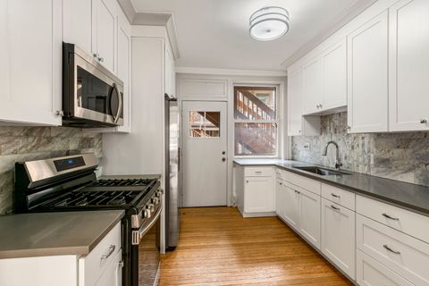 Tiny photo for 650 Hinman Avenue #2B, Evanston, IL 60202 (MLS # 12595403)