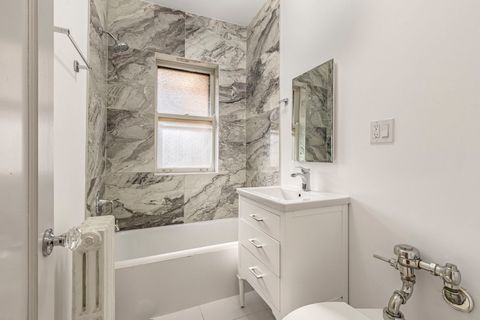 Tiny photo for 650 Hinman Avenue #2B, Evanston, IL 60202 (MLS # 12595403)