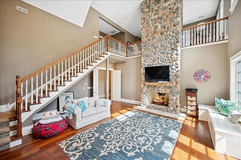 Tiny photo for 24 Bridlewood Road, Northbrook, IL 60062 (MLS # 12614988)