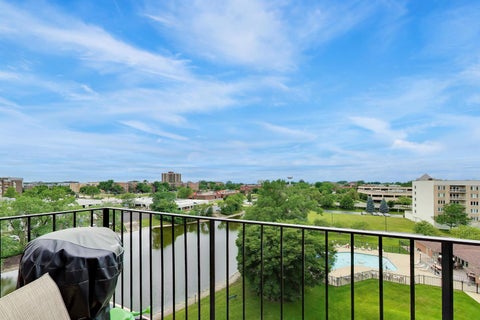 Tiny photo for 2000 Saint Regis Drive #7N, Lombard, IL 60148 (MLS # 12679237)