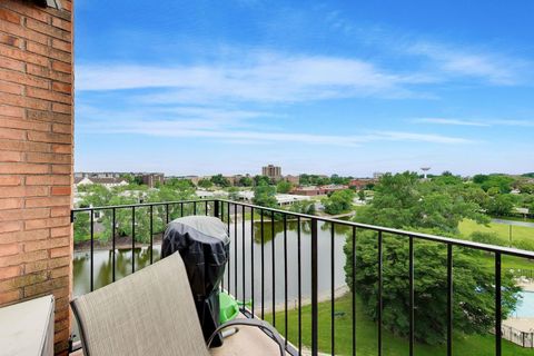 Tiny photo for 2000 Saint Regis Drive #7N, Lombard, IL 60148 (MLS # 12679237)